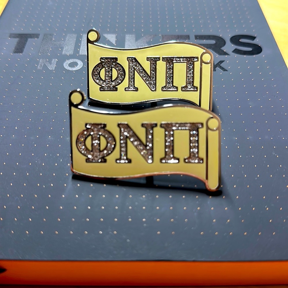 Kappa Scroll Cufflink